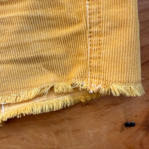 Carve Designs Oahu Corduroy Shorts, Sunflower Yellow - Size 10 - Picture 4 of 5